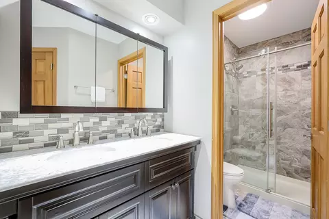 Bath - 836 Kent Cir, Bartlett, IL 60103 photo 5 of 6