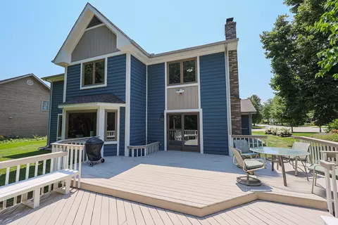 Exterior - 836 Kent Cir, Bartlett, IL 60103 photo 6 of 13
