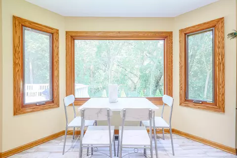 Dining - 836 Kent Cir, Bartlett, IL 60103 photo 1 of 2