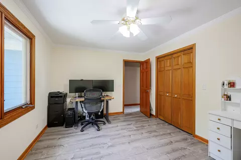 Bedroom - 836 Kent Cir, Bartlett, IL 60103 photo 7 of 10