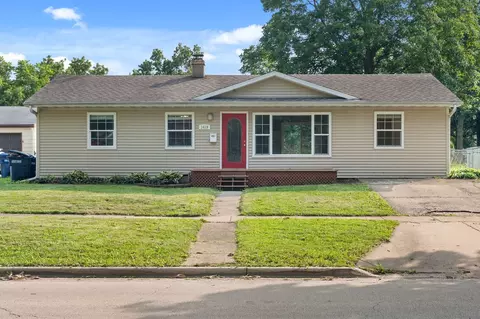 1419 E Dresser Rd, Dekalb, IL 60115