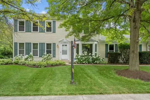 1509 Heatherton Ct, Naperville, IL 60563