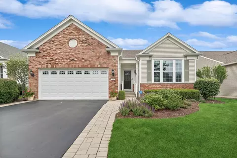 3262 Ravinia Cir, Mundelein, IL 60060
