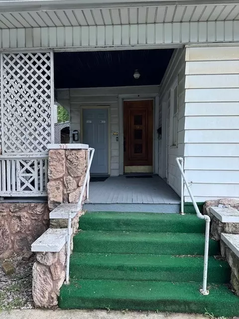313 E Locust St, Bloomington, IL 61701 photo 2