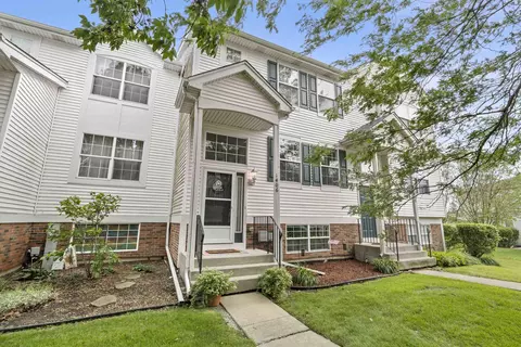 1406 Fox Hound Trl, Beecher, IL 60401
