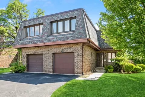 4202 Triumvera Dr, Glenview, IL 60025