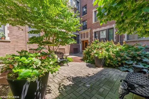 3749 N Pine Grove Ave #3, Chicago, IL 60613