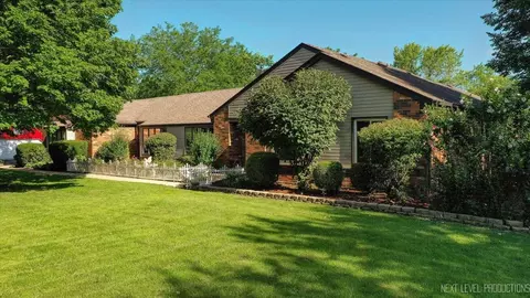 13852 W Carriage Ln, Manhattan, IL 60442