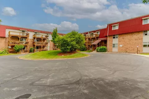 1855 Tall Oaks Dr #1303, Aurora, IL 60505