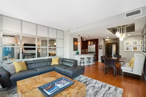 Living - 60 E Monroe St #2003, Chicago, IL 60603 photo 2 of 4