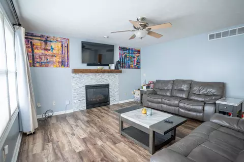 1516 Estate Dr, Normal, IL 61761 photo 3