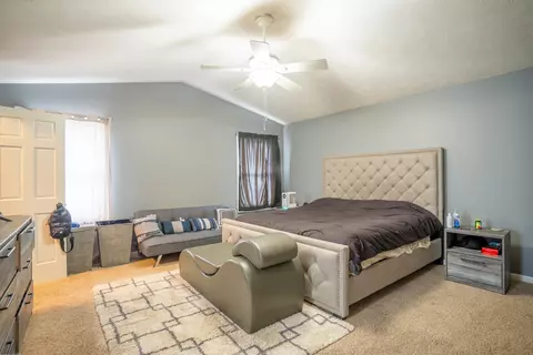 1516 Estate Dr, Normal, IL 61761 photo 12