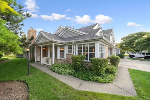 217 Woodstone Dr, Buffalo Grove, IL 60089