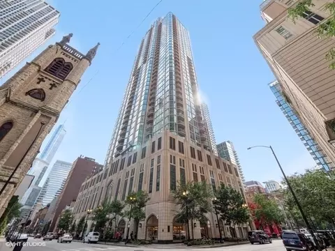 21 E Huron St #4801, Chicago, IL 60611