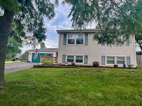 179 W Harbor Dr, Lake Zurich, IL 60047