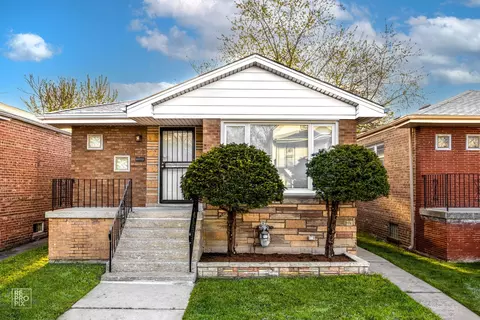 8223 S Muskegon Ave, Chicago, IL 60617