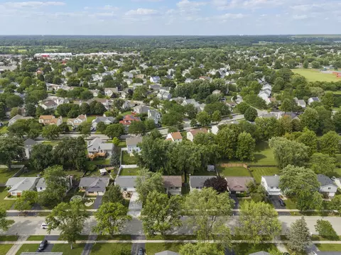 132 Thackeray Dr, Bolingbrook, IL 60440 photo 27