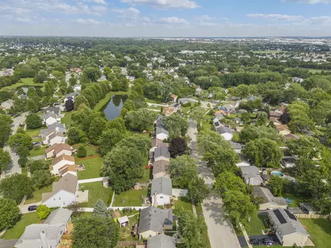 132 Thackeray Dr, Bolingbrook, IL 60440 photo 33