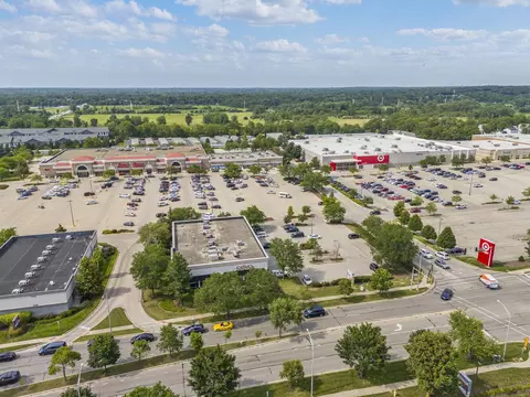 132 Thackeray Dr, Bolingbrook, IL 60440 photo 40