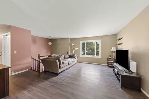 132 Thackeray Dr, Bolingbrook, IL 60440 photo 6