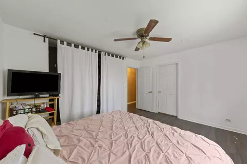 132 Thackeray Dr, Bolingbrook, IL 60440 photo 12