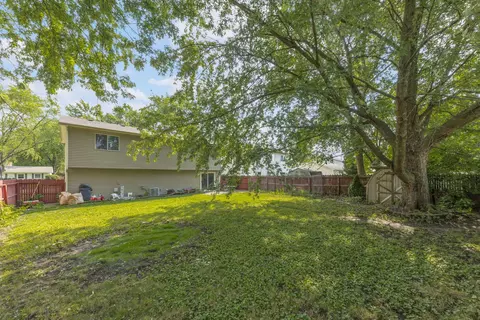 132 Thackeray Dr, Bolingbrook, IL 60440 photo 22