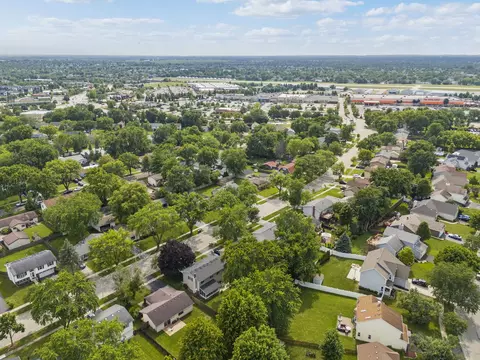 132 Thackeray Dr, Bolingbrook, IL 60440 photo 30