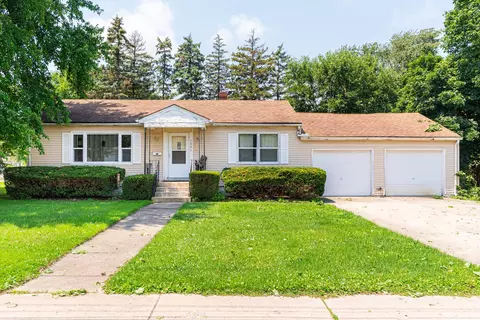1005 S 4th St, Dekalb, IL 60115