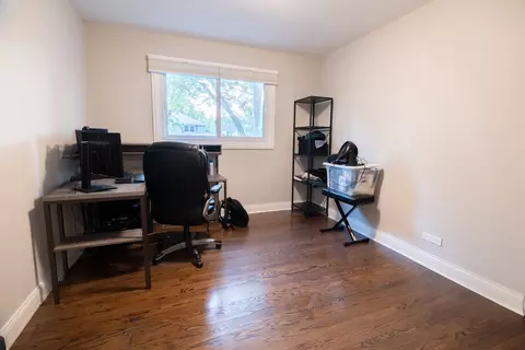 Bedroom - 1801 N Beech Rd, Mount Prospect, IL 60056 photo 5 of 6