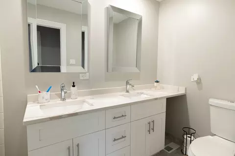 Bath - 1801 N Beech Rd, Mount Prospect, IL 60056 photo 3 of 4