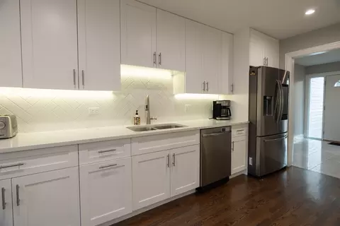Kitchen - 1801 N Beech Rd, Mount Prospect, IL 60056 photo 5 of 5