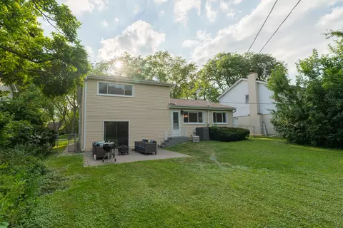 Exterior - 1801 N Beech Rd, Mount Prospect, IL 60056 photo 3 of 3