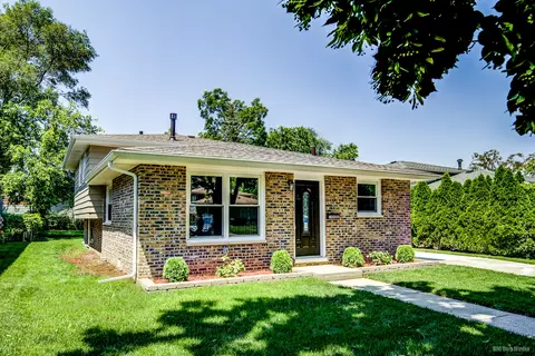 14606 Tripp Ave, Midlothian, IL 60445