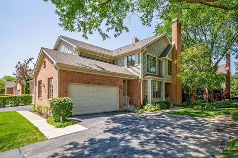 210 S School St, Mount Prospect, IL 60056