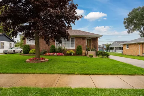 8045 Newland Ave, Burbank, IL 60459