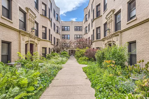 7438 N Hermitage Ave #3F, Chicago, IL 60626