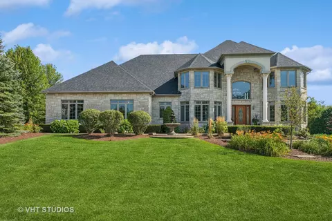 18012 S Crystal Lake Dr, Mokena, IL 60448