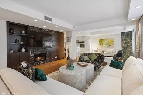 210 E Walton Pl #C, Chicago, IL 60611 photo 14