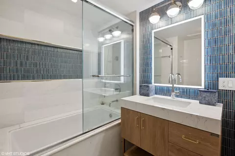 210 E Walton Pl #C, Chicago, IL 60611 photo 35