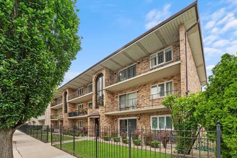 5620 S Narragansett Ave #3N, Chicago, IL 60638