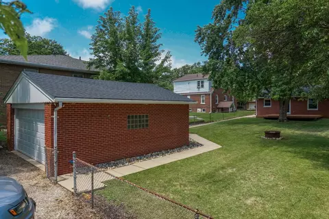 705 Dale St, Normal, IL 61761 photo 29