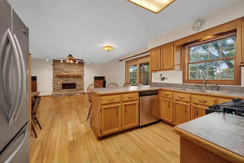 2309 Hess Dr, Crest Hill, IL 60403 photo 8