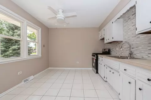 14531 Kilpatrick Ave, Midlothian, IL 60445 photo 5