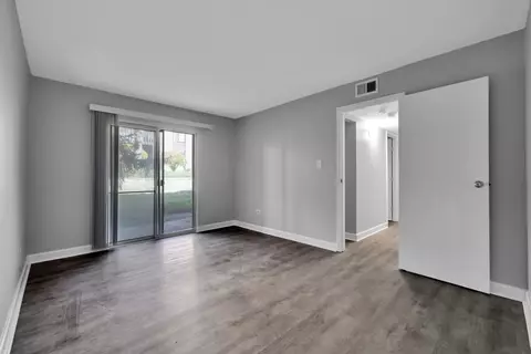 6153 Knoll Way Dr #103, Willowbrook, IL 60527 photo 13