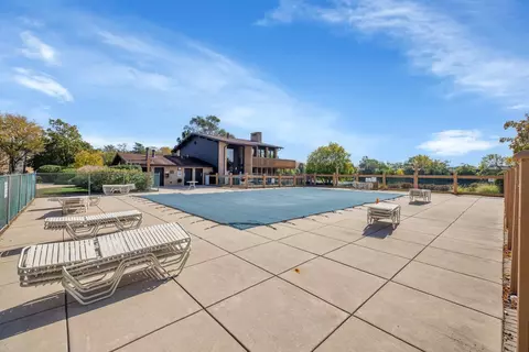 6153 Knoll Way Dr #103, Willowbrook, IL 60527 photo 31