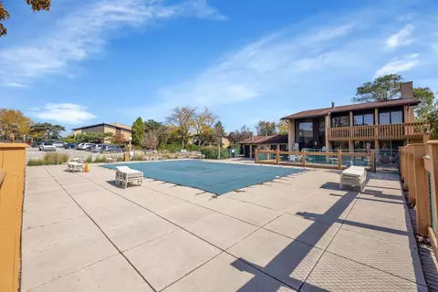 6153 Knoll Way Dr #103, Willowbrook, IL 60527 photo 30