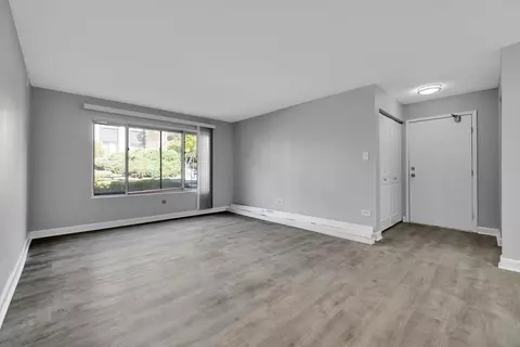 6153 Knoll Way Dr #103, Willowbrook, IL 60527 photo 8