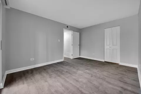 6153 Knoll Way Dr #103, Willowbrook, IL 60527 photo 7