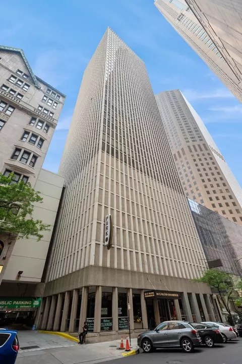 100 E Walton St #16E, Chicago, IL 60611