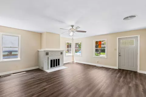 Living - 467 N Spring St, Elgin, IL 60120 photo 1 of 6